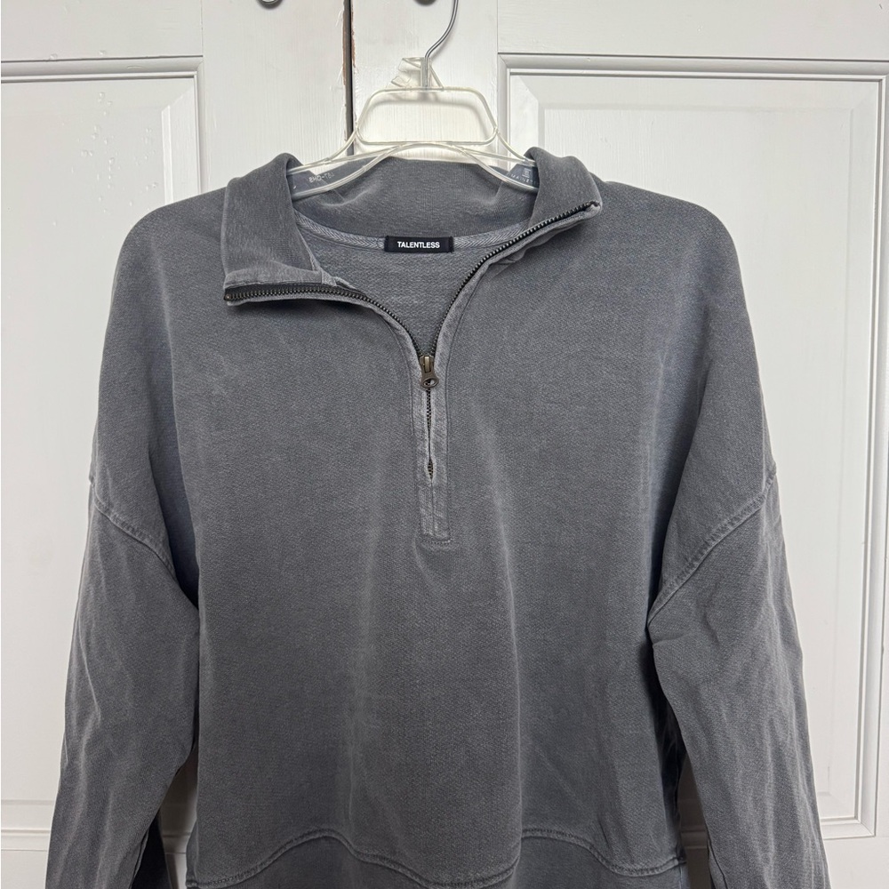 TALENTLESS Gray Crew Neck Sweater Soft Knit Classic Fit